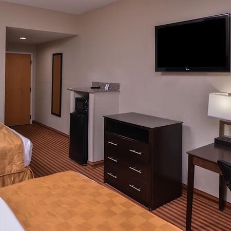 Americas Best Value Inn & Suites Bastrop Екстер'єр фото