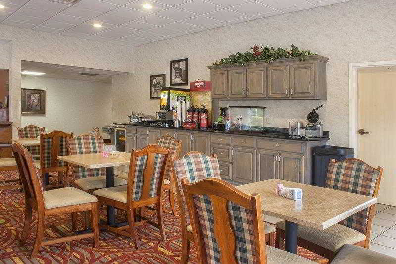 Americas Best Value Inn & Suites Bastrop Екстер'єр фото
