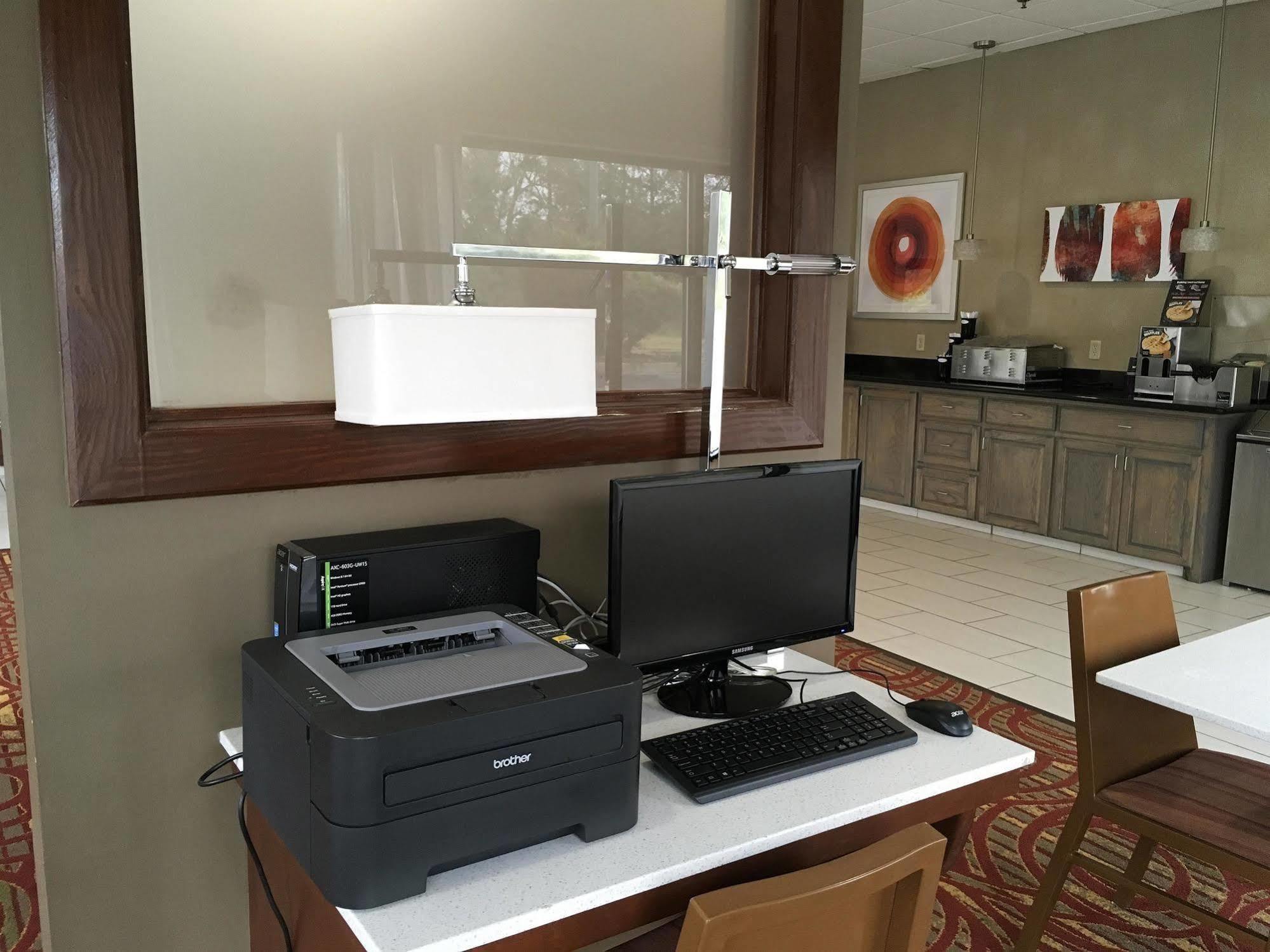 Americas Best Value Inn & Suites Bastrop Екстер'єр фото