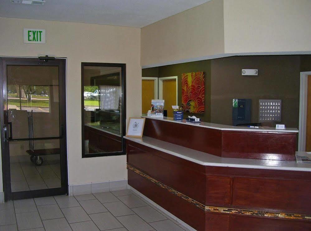 Americas Best Value Inn & Suites Bastrop Екстер'єр фото